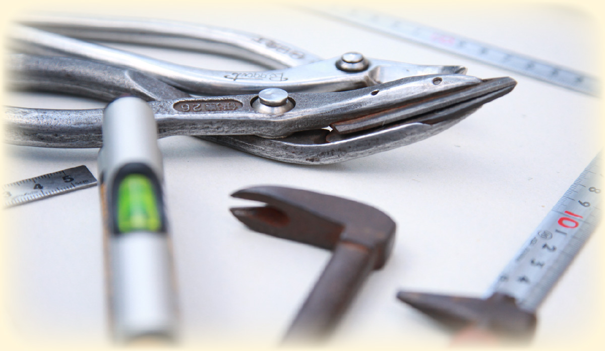 建築板金で使用する工具の画像